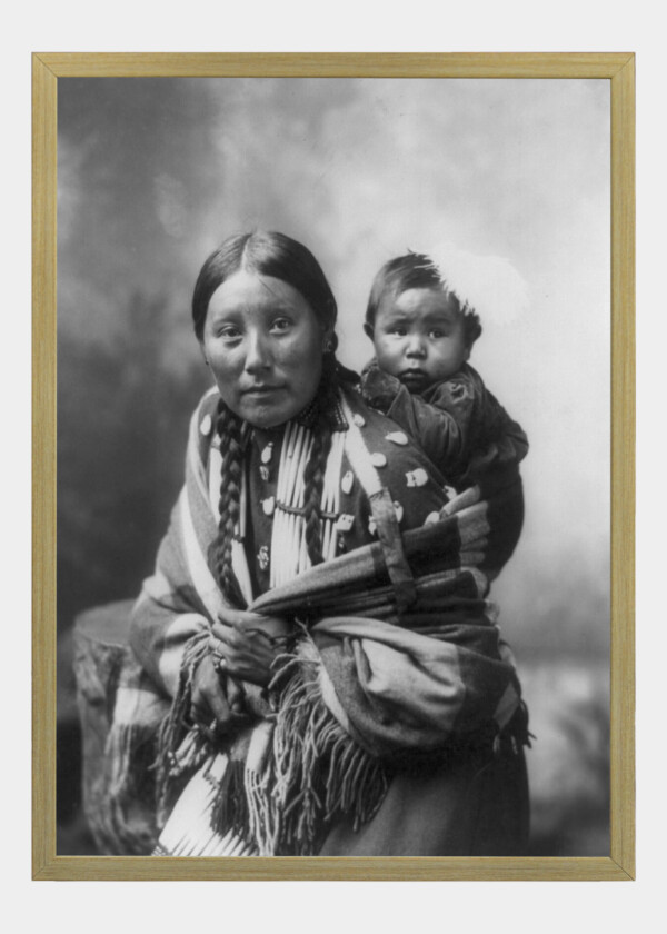 NATIVE-AMERICAN-WOMAN-WITH-CHILDREN