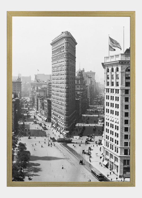 FLAT IRON BUILDING, NEW YORK