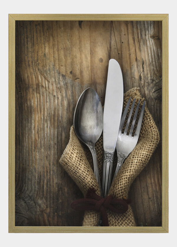 VINTAGE RETRO LOOK OF UTENSILS